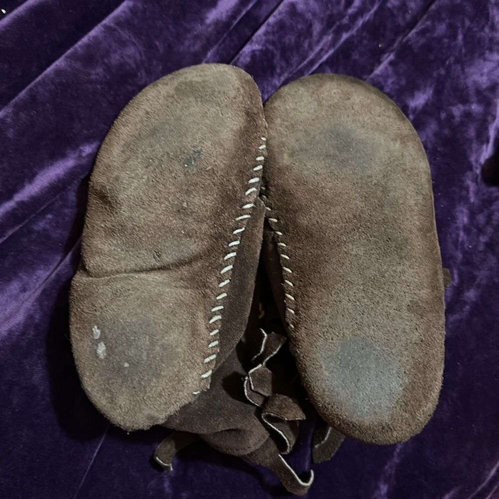 Brown leather intricate Beaded Vintage Moccasins with Fringe size 6 - Picture 3 of 3